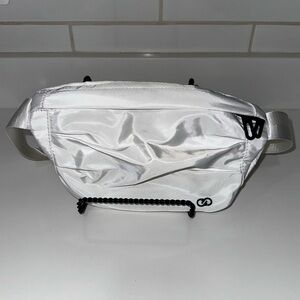 Calia by Carrie Underwood Run Waist Pack Pristine White NWOT Belt Bag/Crossbody